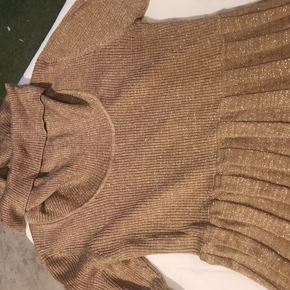 Calvin Klein White Garment - Picture 2 of 5